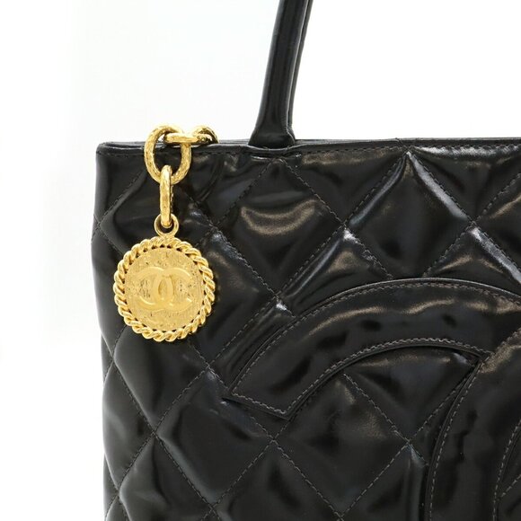 CHANEL Black Leather Logo Shoulder Bag - Picture 7 of 10